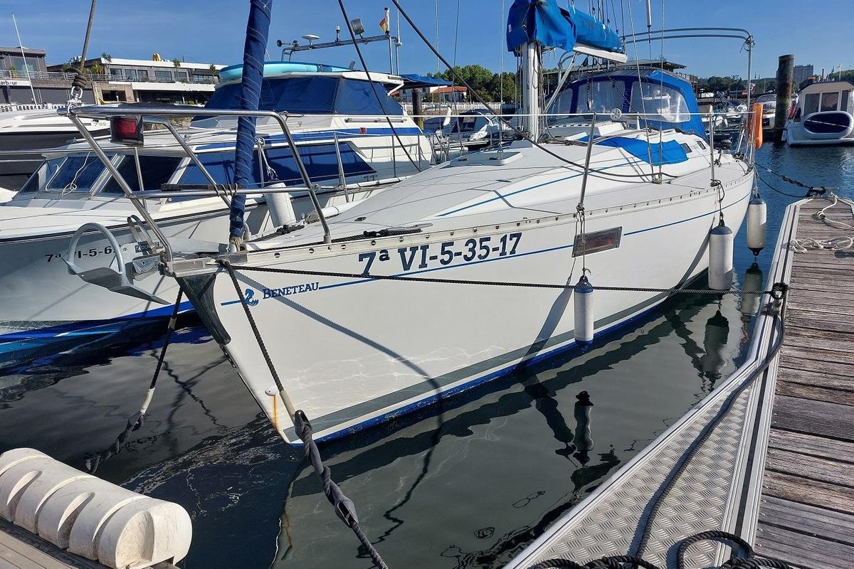 1989 Beneteau Oceanis 320