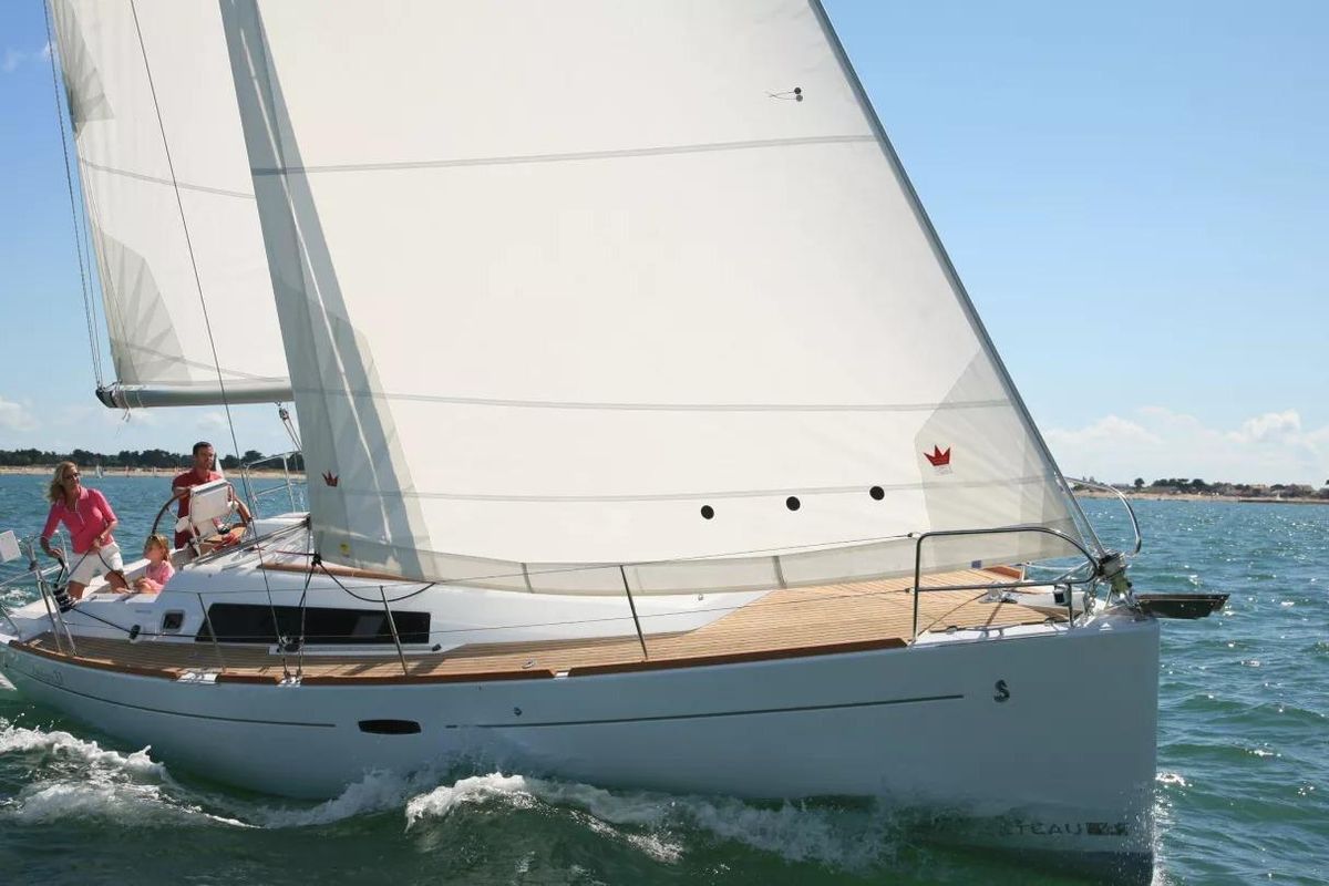 2012 Beneteau Oceanis 37