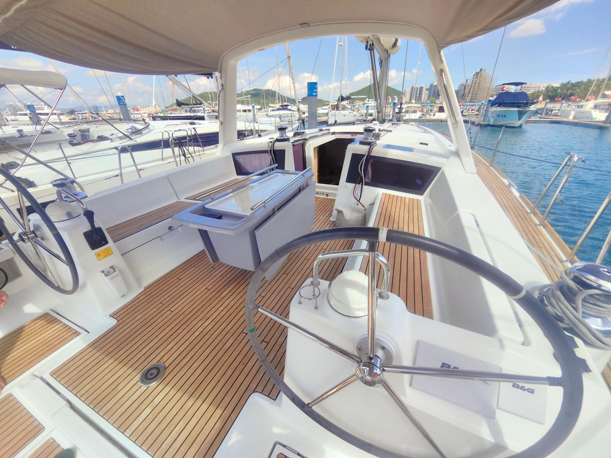 2017 Beneteau Oceanis 48