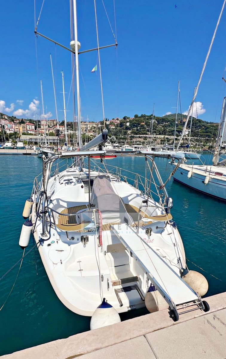 2001 Hunter 380