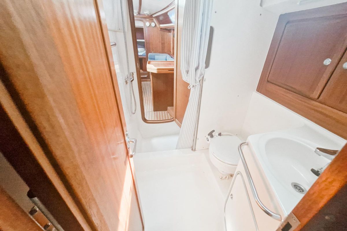 1999 Bavaria 38 Ocean