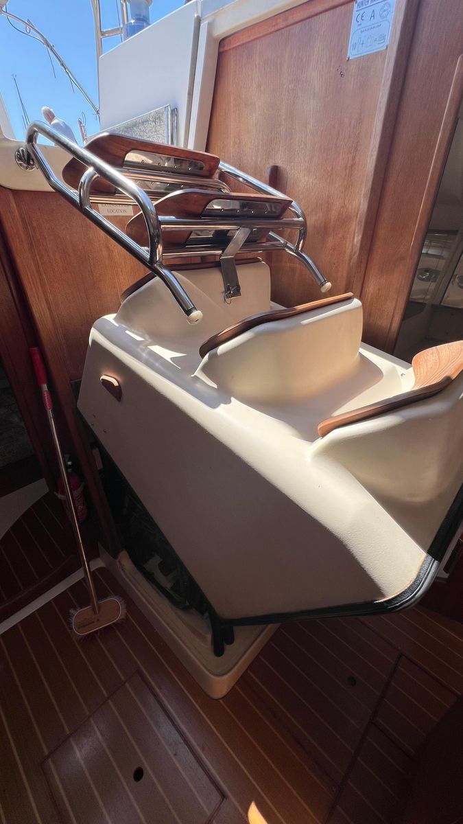 2001 Hunter 380