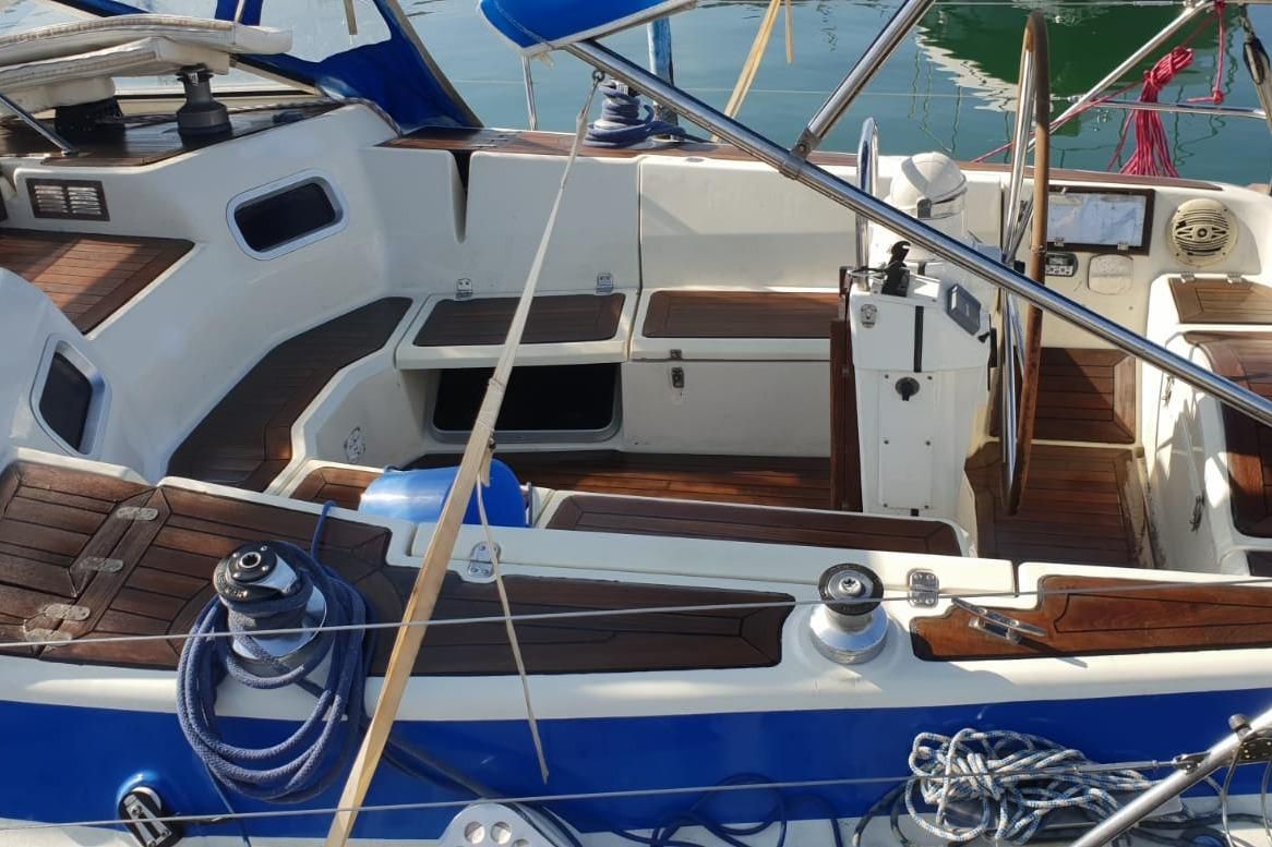 1997 Bavaria 390 Lagoon