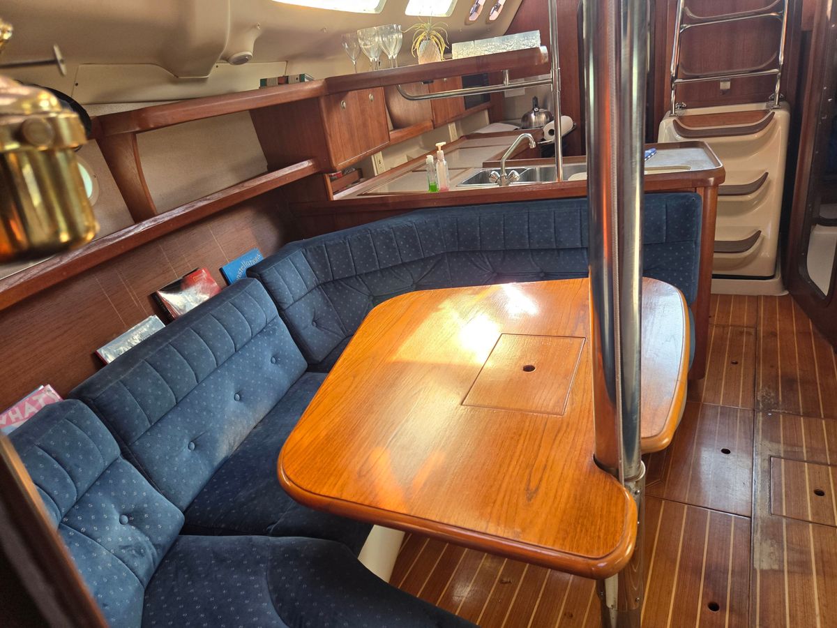 1996 Hunter 376 for sale in Newport Beach, California 37 ft