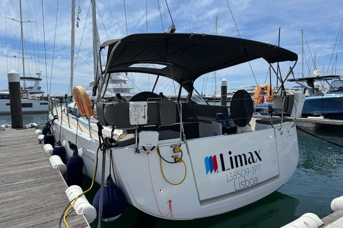 2022 Jeanneau Sun Odyssey 490