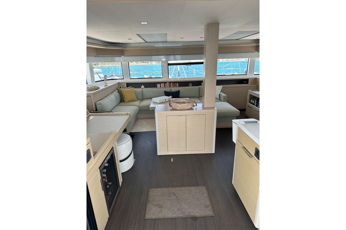 2023 Lagoon 55
