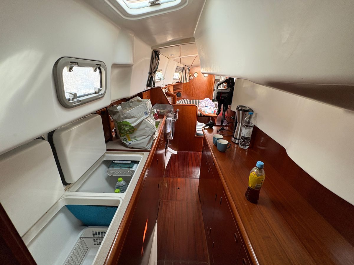 1998 Beneteau Oceanis 36 CC for sale in Chios, Greece (35 ft)