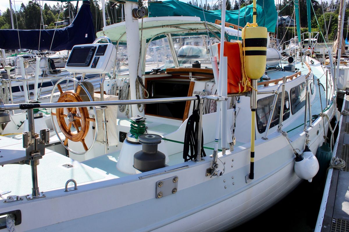1975 Downeast 38