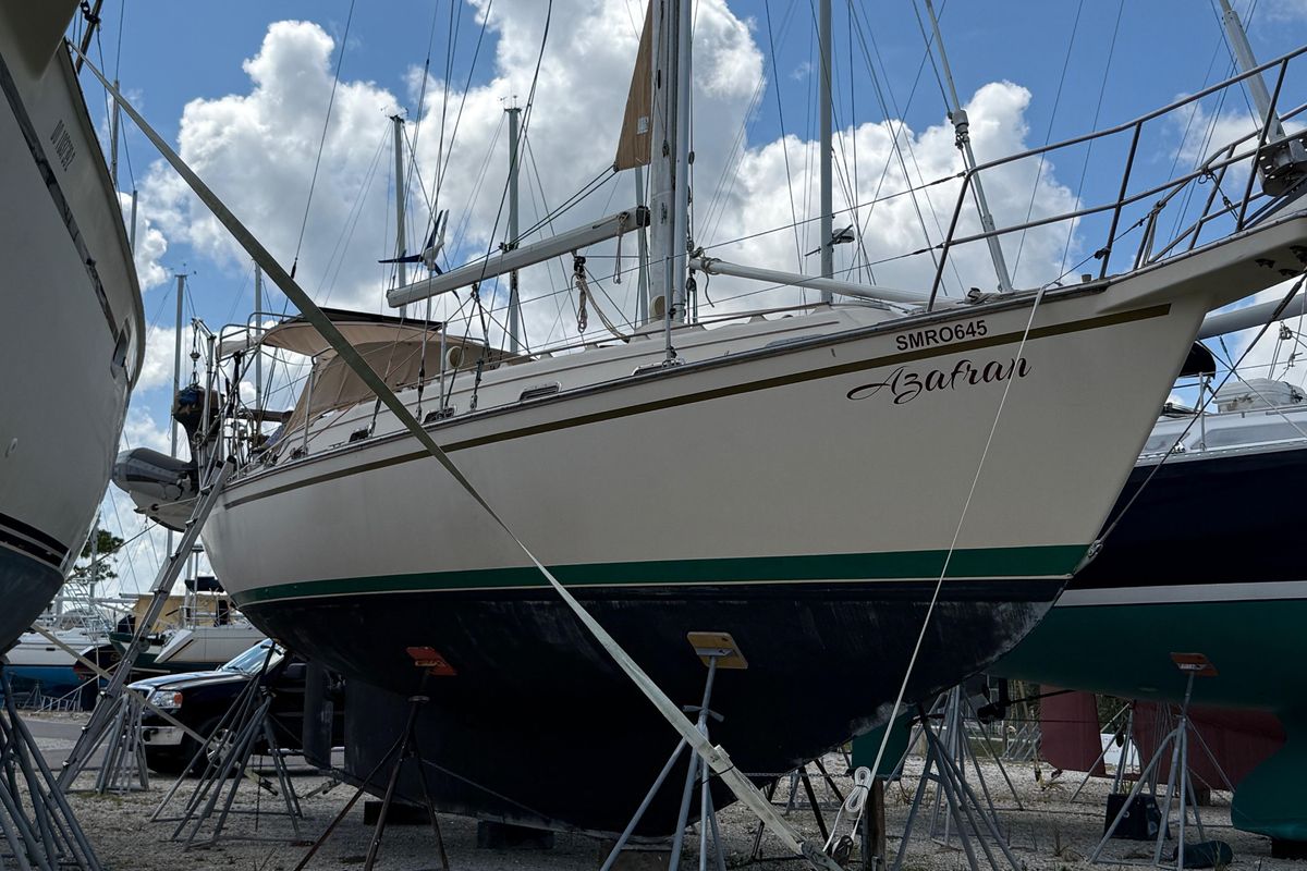 1994 Island Packet 40