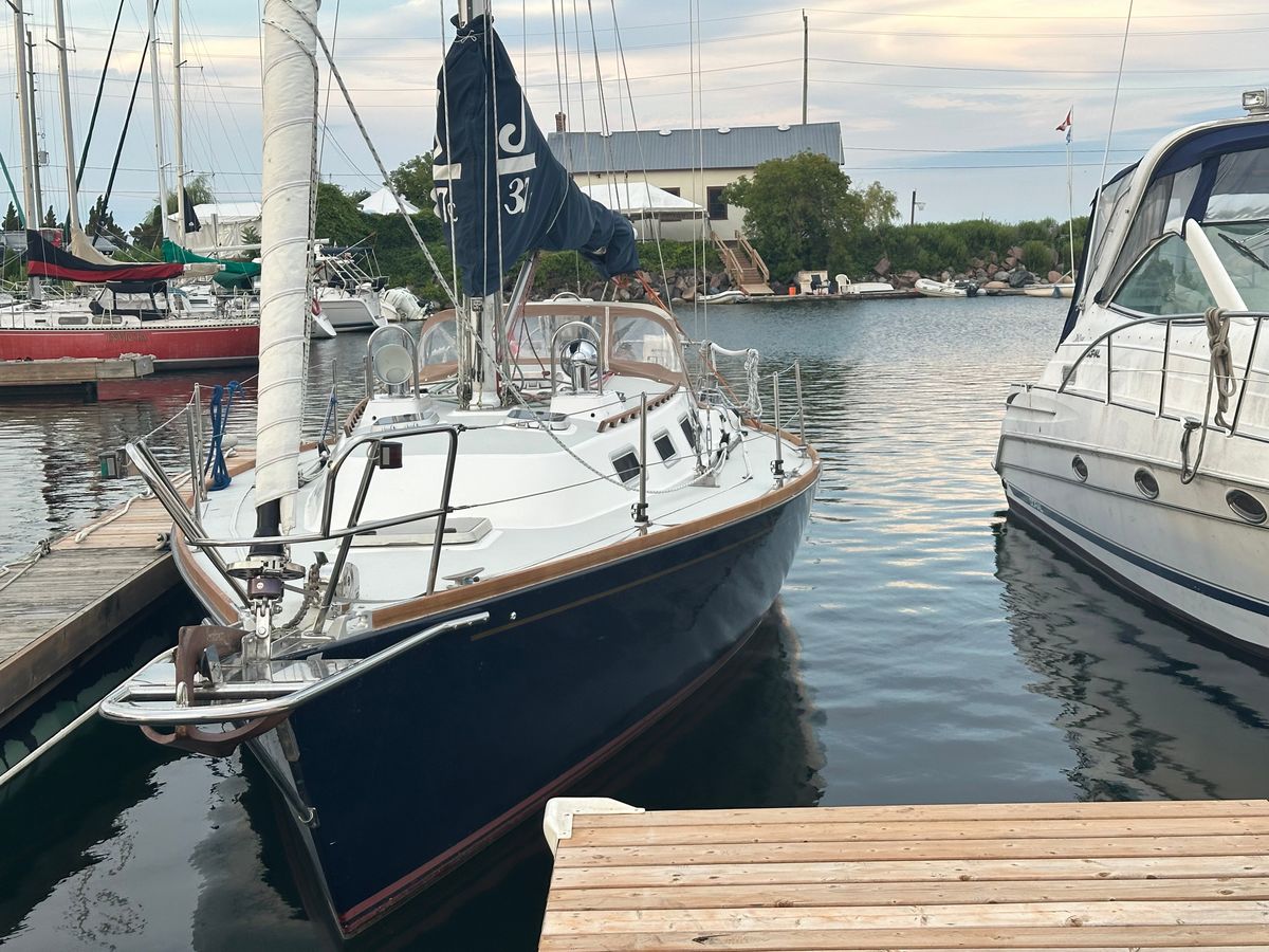 1990 J/Boats J/37